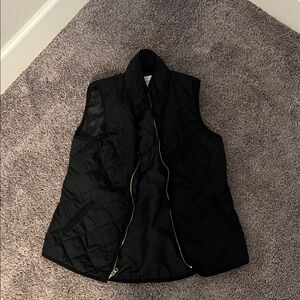 Old Navy Women's Black Quilted Vest